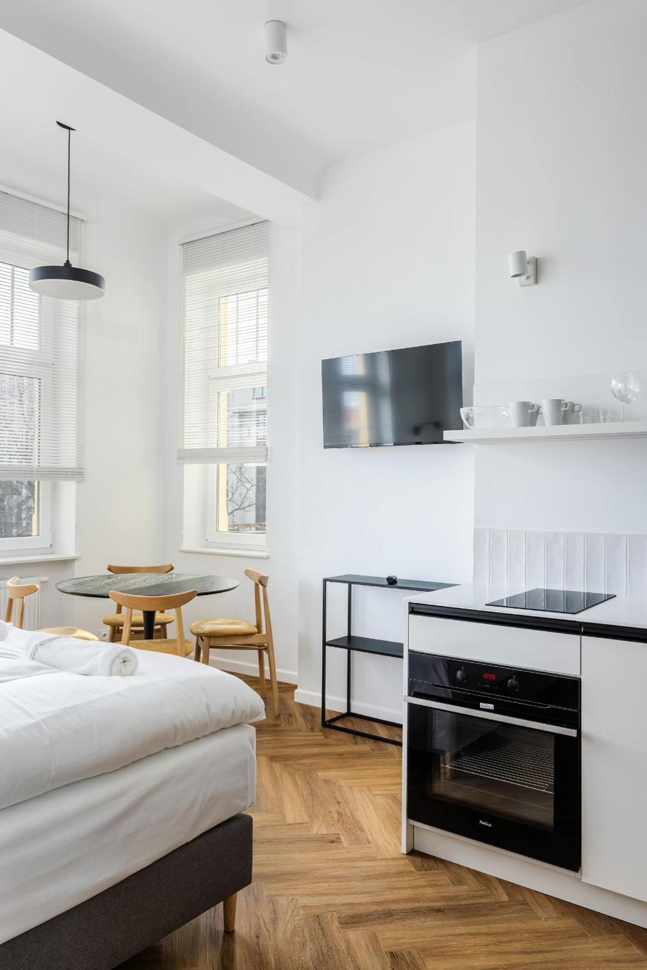Przytulne I Komfortowe Studia Very Berry W Poznaniu By Noclegi Renters Екстериор снимка